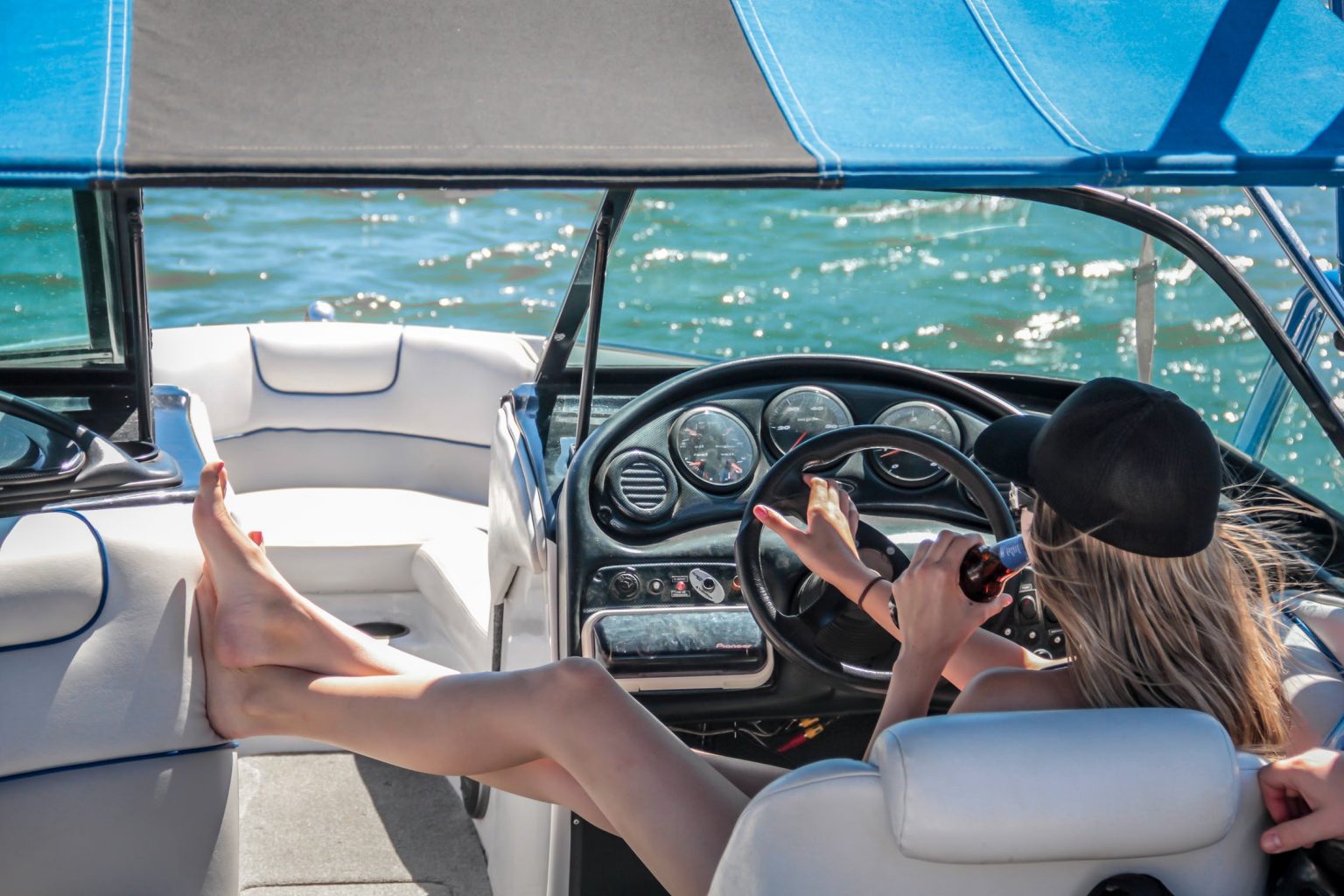 Step-by-Step Guide to Inflating and Deflating Your Boat Fenders ...