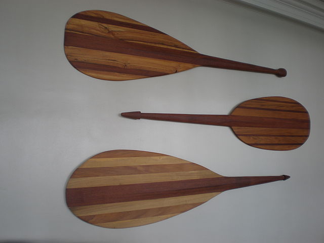 different types of canoe paddles